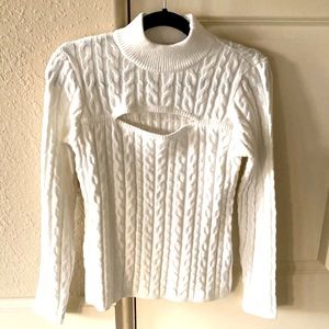 ❄️NWT Boston Proper Cable Cut Out Sweater❄️